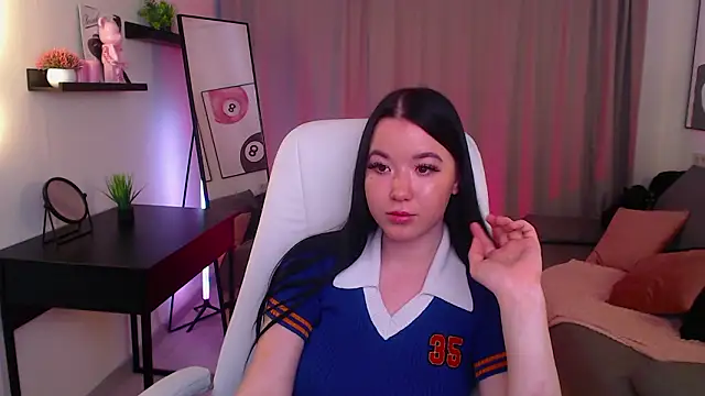 Simonee Battle online show from March 20, 2026, 2:45 am