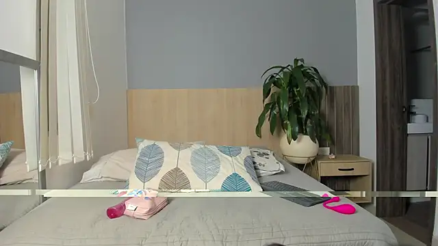 goddess curvyy online show from April 24, 2026, 11:45 am