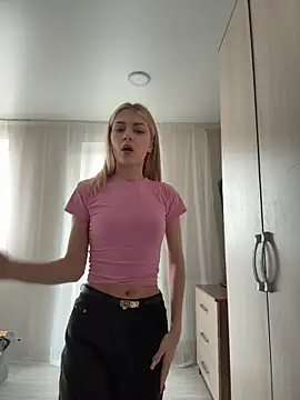 SandraJoseph online show from March 24, 2026, 10:48 am