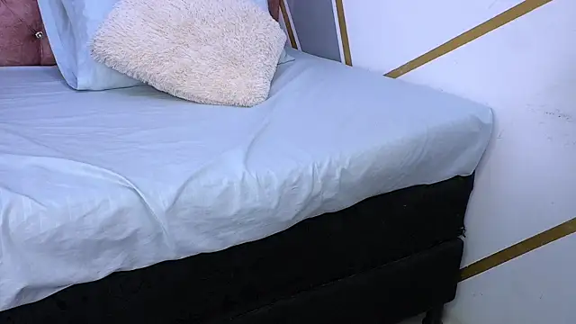 Alexxa cutie online show from July 28, 2026, 2:13 pm