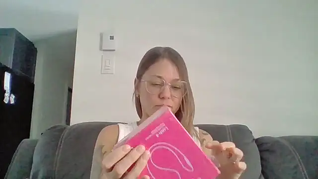 Couple qc online show from March 21, 2026, 6:01 pm