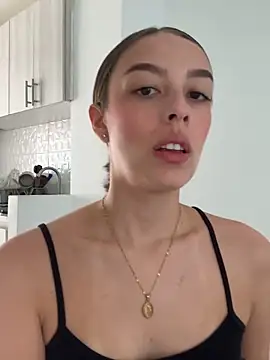 Lauren Storm online show from April 20, 2026, 4:08 pm