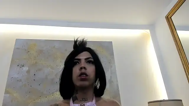 MiiaRestrepo online show from April 27, 2026, 11:47 pm