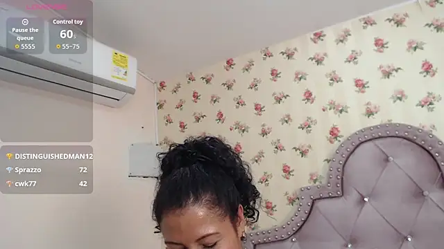 crystal watson0 online show from April 18, 2026, 7:07 pm