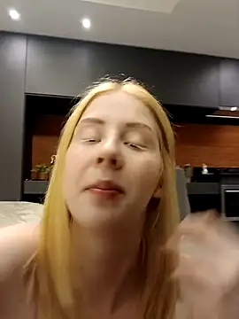 Snapshot of ninaxbabyy chatting on March 25, 2026, 2:01 am ninaxbabyy online show from March 25, 2026, 2:01 am