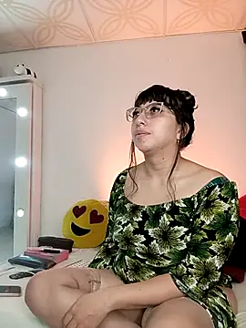 Snapshot of Piafisher_2 chatting on April 24, 2026, 1:18 am Piafisher 2 online show from April 24, 2026, 1:18 am