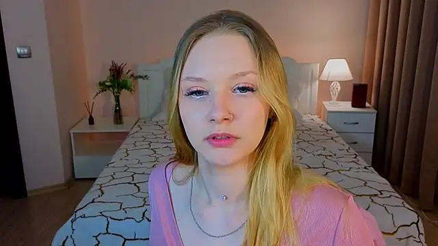StaceyyJones online show from April 29, 2026, 1:37 pm