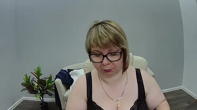Snapshot of BonnnyBoobsy chatting on July 18, 2026, 6:38 pm BonnnyBoobsy online show from July 18, 2026, 6:38 pm