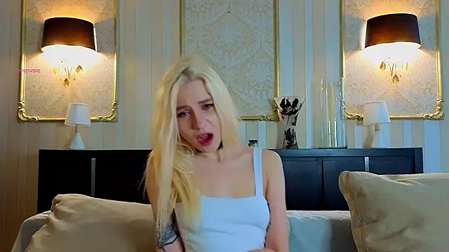 Snapshot of GladyDarras chatting on March 22, 2026, 3:54 am GladyDarras online show from March 22, 2026, 3:54 am