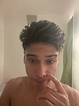 Snapshot of ronald_maximo19 chatting on March 21, 2026, 5:08 am ronald maximo19 online show from March 21, 2026, 5:08 am