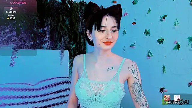 Snapshot of Kira__Cutie chatting on May 23, 2026, 10:20 pm Kira Cutie online show from May 23, 2026, 10:20 pm