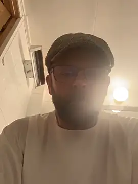 Snapshot of mrmoi1234 chatting on March 18, 2026, 10:54 pm mrmoi1234 online show from March 18, 2026, 10:54 pm