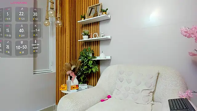 Snapshot of Maiasweet_ chatting on March 26, 2026, 3:27 am Maiasweet online show from March 26, 2026, 3:27 am