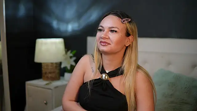 DaliaParis online show from August 8, 2026, 8:27 pm