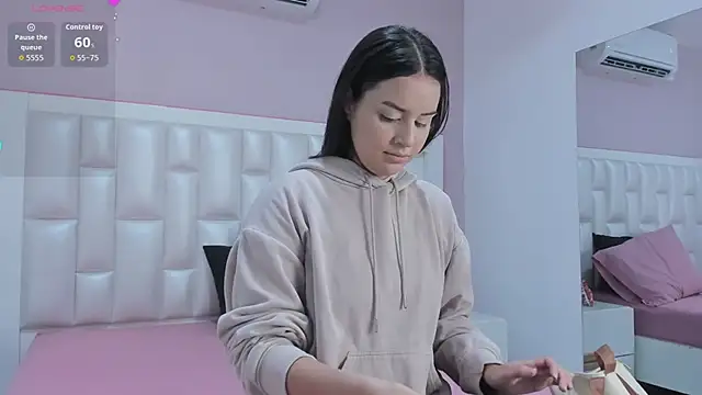 KylieLumi online show from April 29, 2026, 12:53 pm
