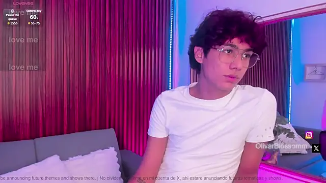 Snapshot of Oliver20__ chatting on June 12, 2026, 8:28 pm Oliver20 online show from June 12, 2026, 8:28 pm