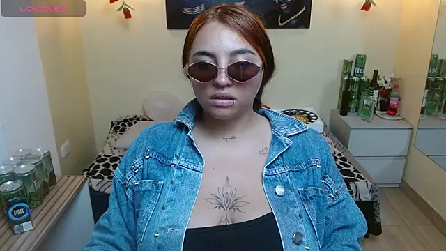 Miley Clarck online show from May 2, 2026, 1:27 pm