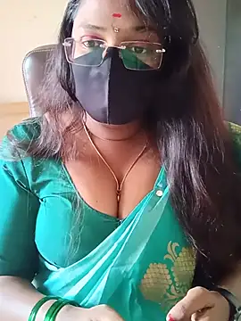Snapshot of poojag_2 chatting on July 17, 2026, 6:21 am poojag 2 online show from July 17, 2026, 6:21 am
