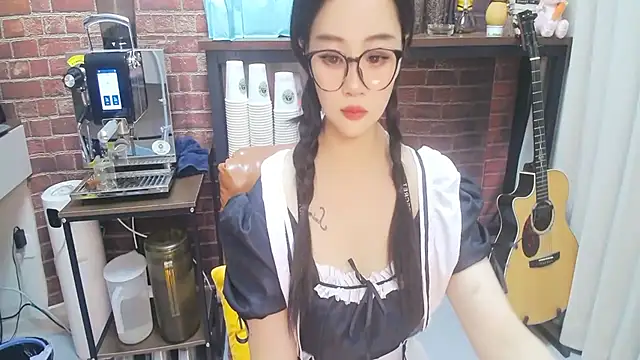 Latte-01 online show from June 2, 2026, 6:24 am