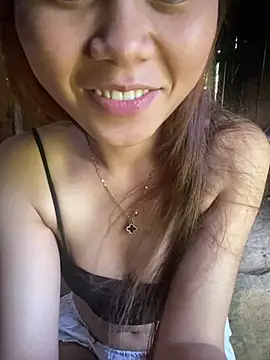 Snapshot of Emmi_cute9x chatting on July 14, 2026, 2:05 am Emmi cute9x online show from July 14, 2026, 2:05 am