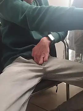 Skinboy06 online show from April 10, 2026, 10:22 am