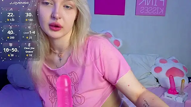 BlondieSummer online show from June 10, 2026, 6:09 pm