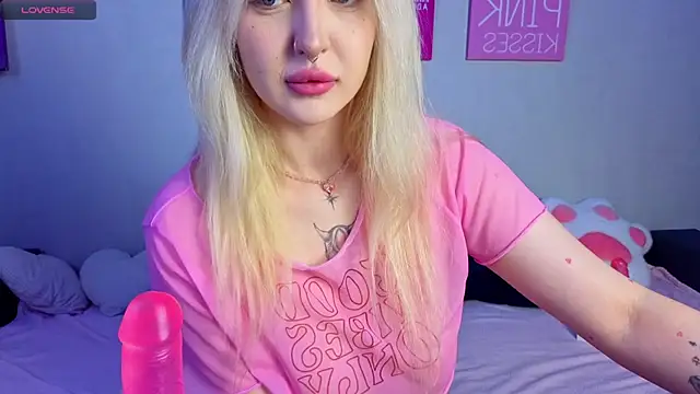 BlondieSummer online show from June 30, 2026, 3:12 pm