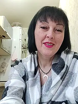 HelgaDennis online show from April 3, 2026, 5:36 am