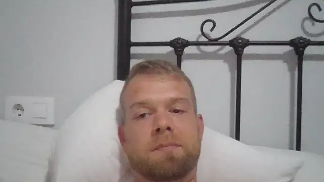 rosalia0koen online show from March 20, 2026, 4:52 pm