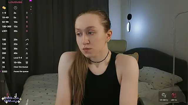 mowalova online show from May 3, 2026, 9:40 pm