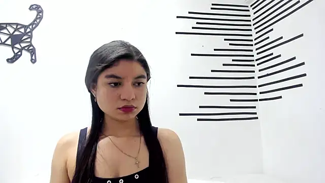 LindaCatalina  online show from May 27, 2026, 12:45 pm