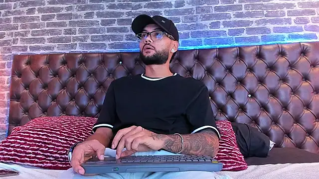 KyleJoss30 online show from April 27, 2026, 9:13 pm