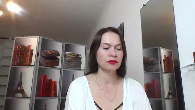 Snapshot of Selena_Moo chatting on June 10, 2026, 10:16 am Selena Moo online show from June 10, 2026, 10:16 am