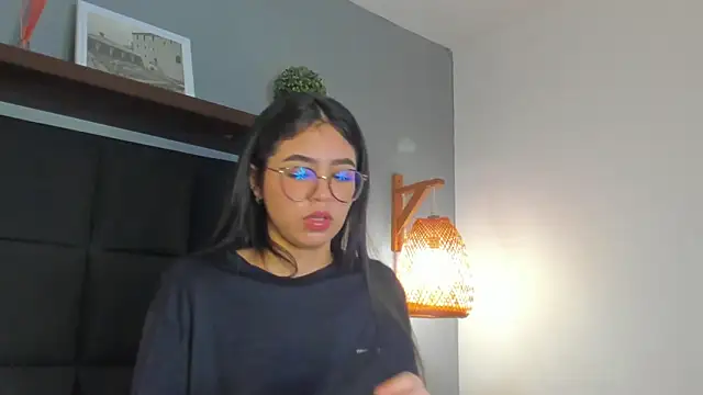 sofi alix online show from April 5, 2026, 8:04 pm