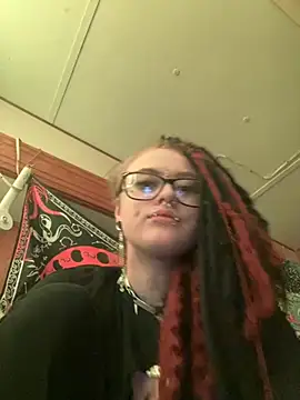 Snapshot of darlingvicuous chatting on March 22, 2026, 6:26 am darlingvicuous online show from March 22, 2026, 6:26 am