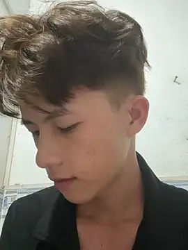 Nguyencuong1999 online show from April 23, 2026, 4:41 pm