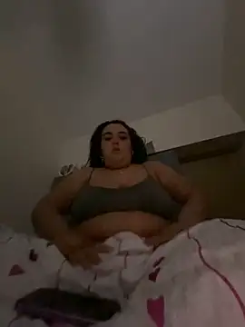 Khloeross online show from March 25, 2026, 2:12 am