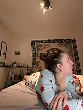 Snapshot of georginamoor chatting on April 13, 2026, 3:49 pm georginamoor online show from April 13, 2026, 3:49 pm
