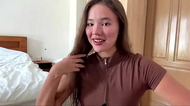 Snapshot of kamila_18_french chatting on May 4, 2026, 5:11 am kamila 18 french online show from May 4, 2026, 5:11 am