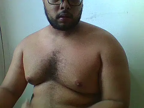 Snapshot of Derick_013 chatting on May 17, 2026, 2:50 pm Derick 013 online show from May 17, 2026, 2:50 pm