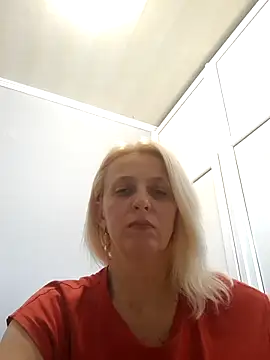 MiaLove183 online show from June 9, 2026, 1:56 pm
