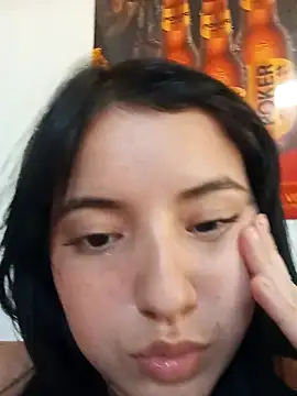 violetascottt online show from April 11, 2026, 8:01 pm