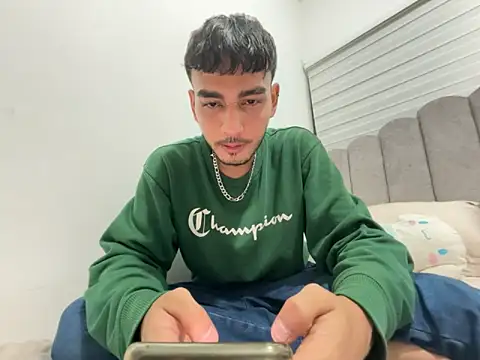 Snapshot of Velvet_man chatting on March 21, 2026, 3:52 am Velvet man online show from March 21, 2026, 3:52 am