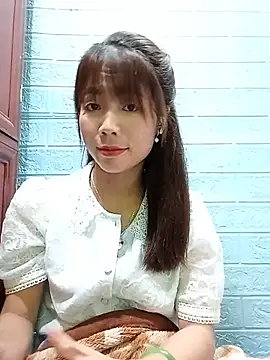 AmyLinee01 online show from August 1, 2026, 11:25 pm