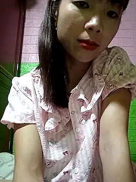 AmyLinee01 online show from April 26, 2026, 3:15 am