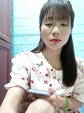 AmyLinee01 online show from August 6, 2026, 11:55 pm