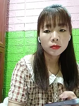 AmyLinee01 online show from July 12, 2026, 10:10 pm