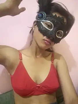 Curvy Amyra online show from April 1, 2026, 6:49 pm