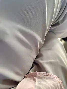 roselover2222 online show from April 16, 2026, 12:39 pm