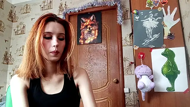 Snapshot of SirenFrost chatting on April 16, 2026, 12:28 pm SirenFrost online show from April 16, 2026, 12:28 pm